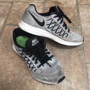 NIKE zoom pegasus 32 size 7.5